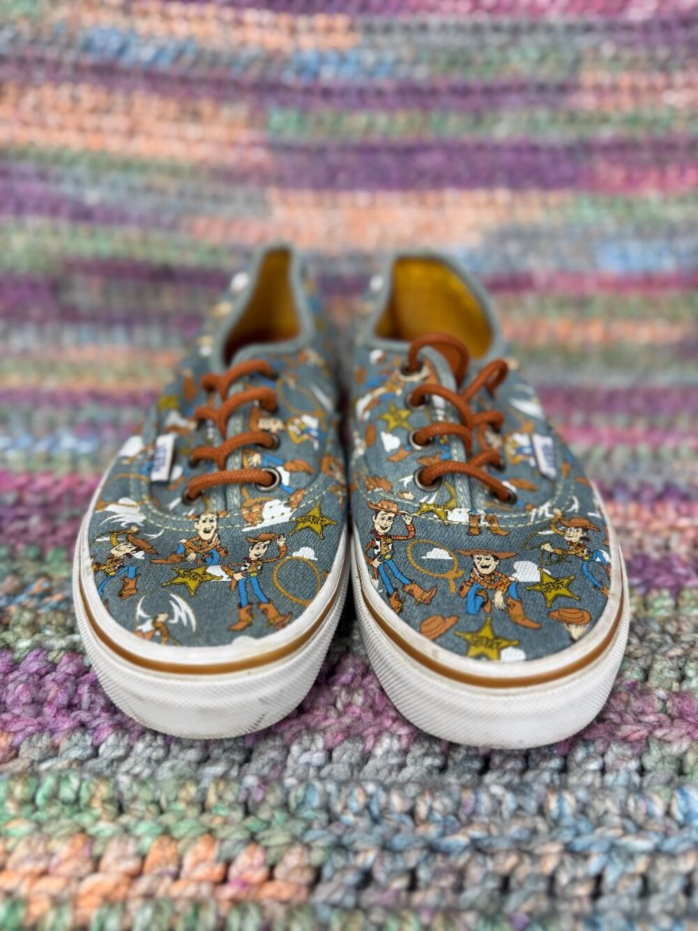 VANS Disneys Pixar Toy Story Sheriff Woody Denim Shoes Size 5.5 - Picture 3 of 6